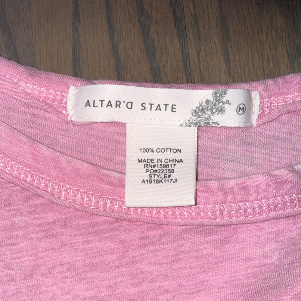 Altar'd State Pink Ruffle Short sleeve - Picture 2 of 2